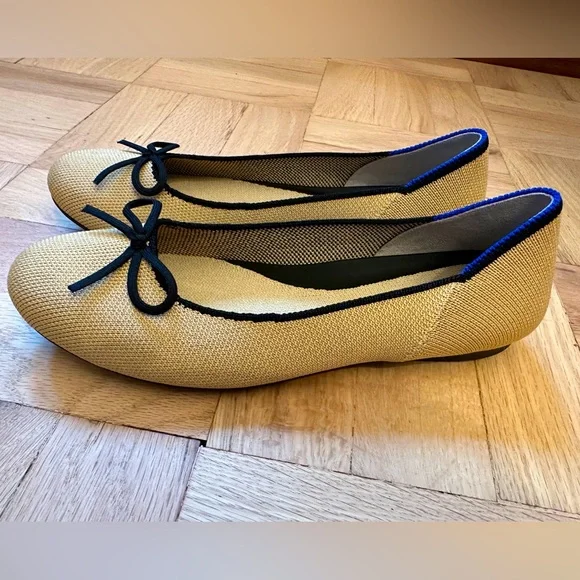Rothy’s Ballet Flat Beige and Black | Size 5.5 - Picture 2 of 5
